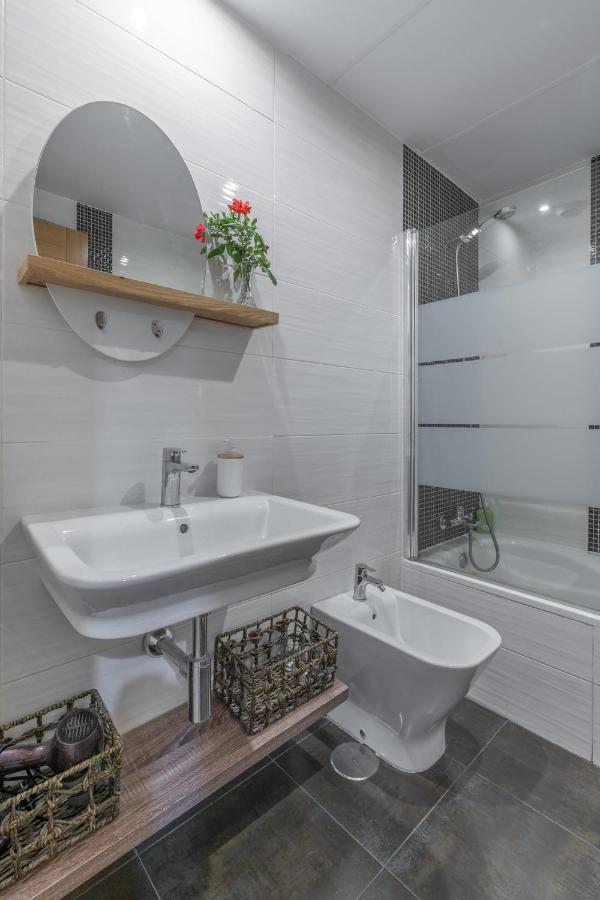 Tuguest Postigo I Catedral Apartment - Free Parking Granada Exterior photo